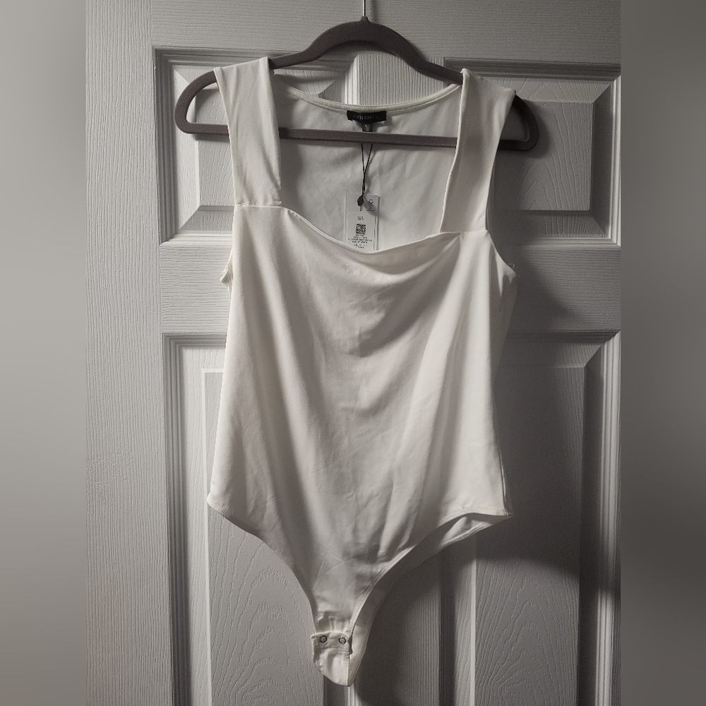 White square neck bodysuit (L)